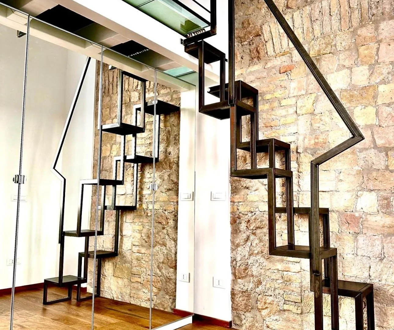 Buonarroti Art Home. Luxury And History At Home Rome
